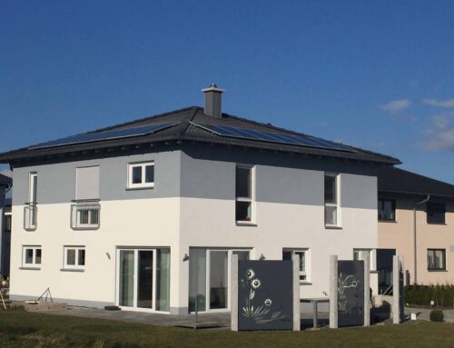 Warum Ost-/West-Dächer bei Photovoltaik im Vorteil sein können